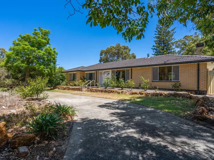 2 Gilbert Road, Lesmurdie WA 6076