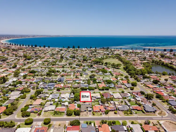 14 Benton Way, Safety Bay WA 6169