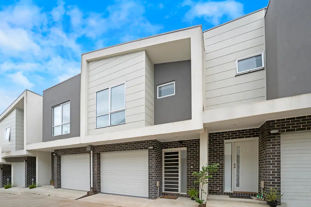 Main view of Homely townhouse listing, 5/1-5 Highett Grove, Highett VIC 3190