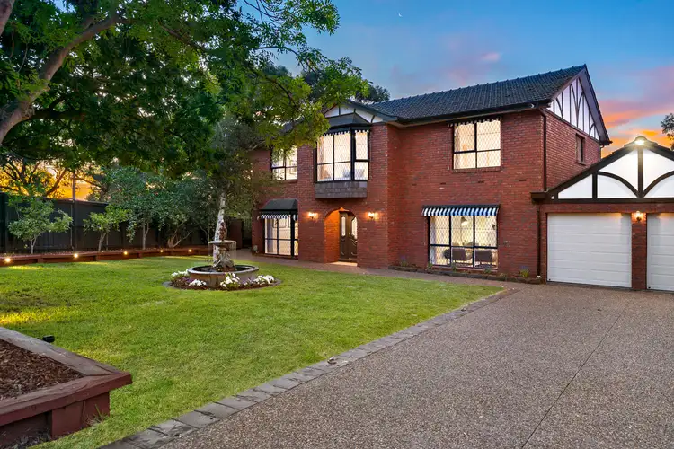 7 Houndswood Close, Doncaster East VIC 3109