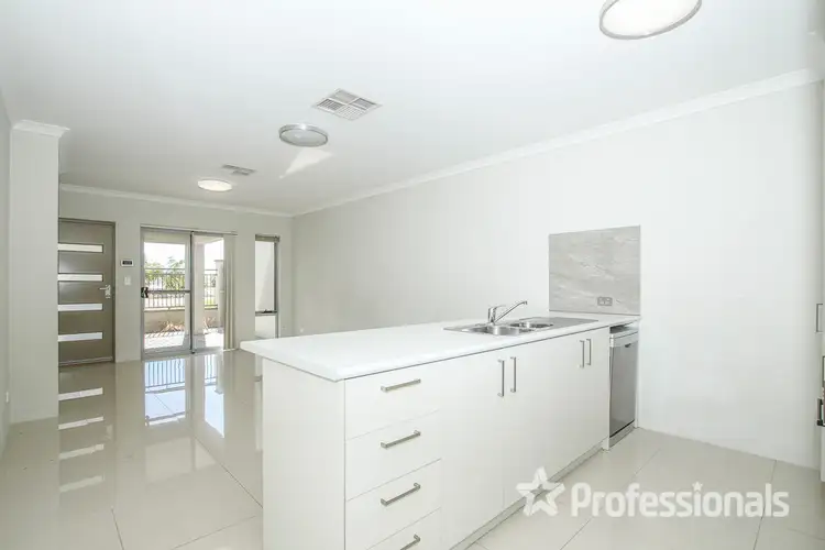 U9/89 Redstone Trail, Ellenbrook WA 6069