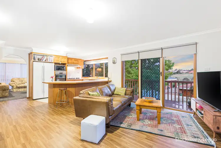 Sixth view of Homely house listing, 32 Piccadilly Court, Greenvale VIC 3059
