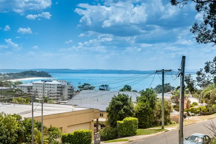 2/83 Ronald Avenue, Shoal Bay NSW 2315