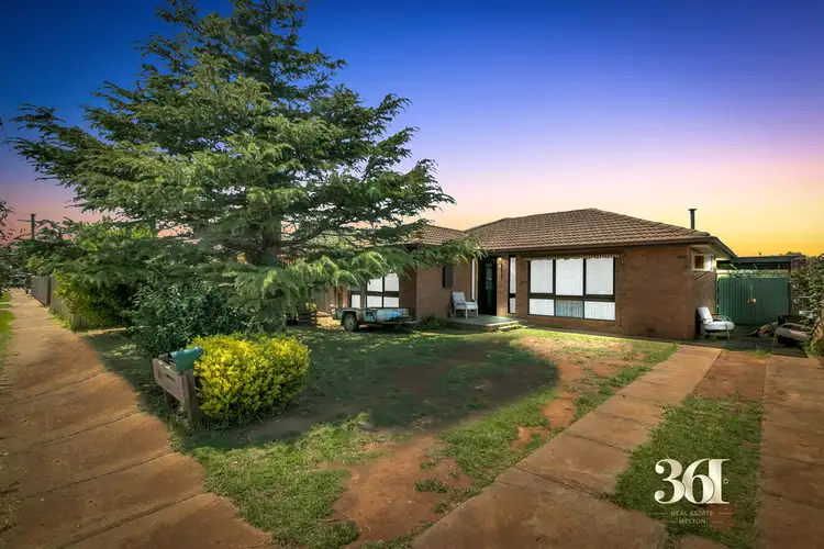 32 Bourke Road, Melton South VIC 3338