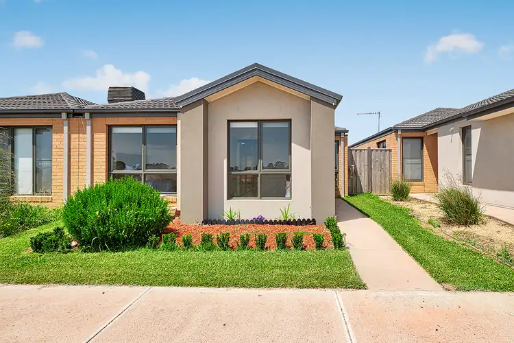 39 Harper Crescent, Cranbourne West VIC 3977