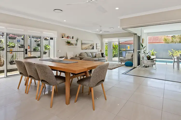 109 New Holland Dr, Pelican Waters QLD 4551