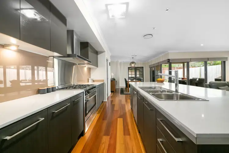25 Maddison Place, The Gap QLD 4061