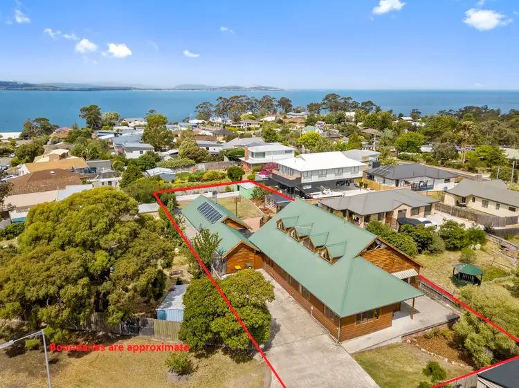 126 Roslyn Avenue, Blackmans Bay TAS 7052