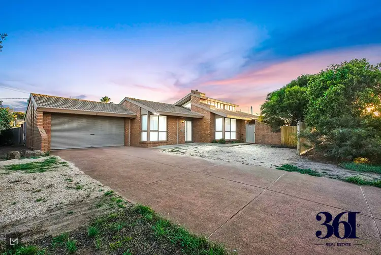 21 Weeden Dr, Werribee VIC 3030