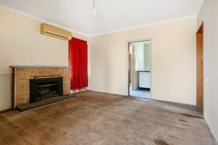 Second view of Homely house listing, 32 Lindsay Street, Wodonga VIC 3690