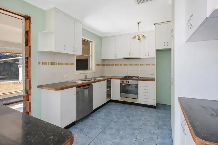 Third view of Homely house listing, 32 Lindsay Street, Wodonga VIC 3690