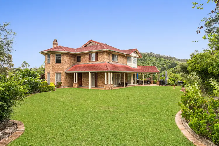 12 Corniche Place, Brookfield QLD 4069