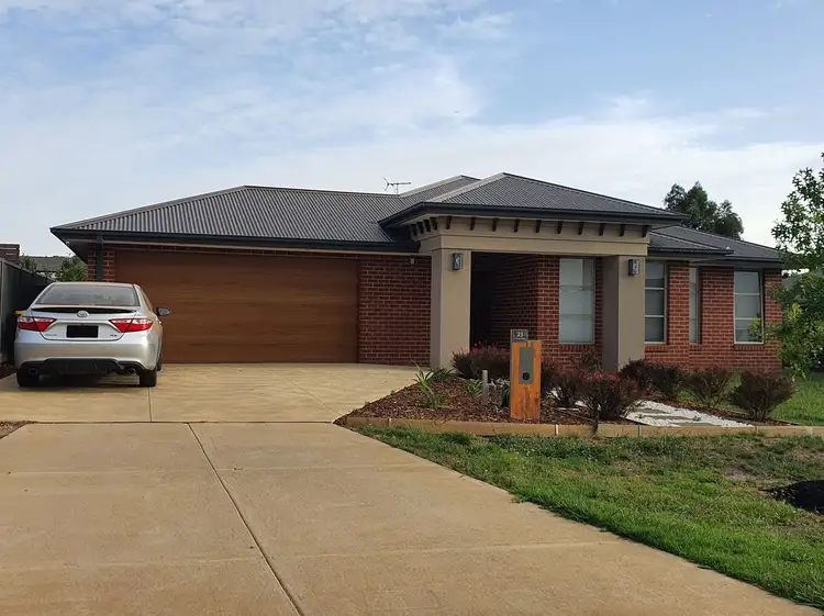 23 Casuarina Drive, Romsey VIC 3434