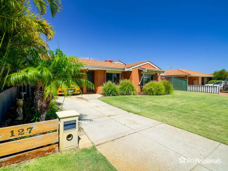 127 Kingfisher Avenue, Ballajura WA 6066