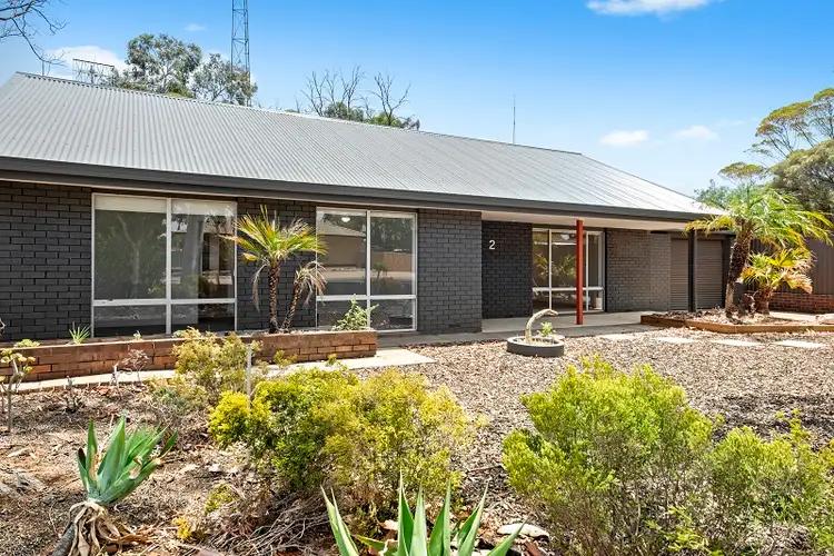 2 Burns Street, Waikerie SA 5330