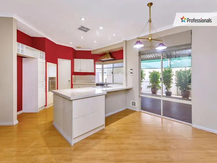 10 Silvereye Close, East Cannington WA 6107