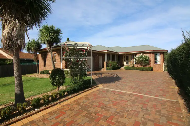 15 Morekana Crescent, Bairnsdale VIC 3875