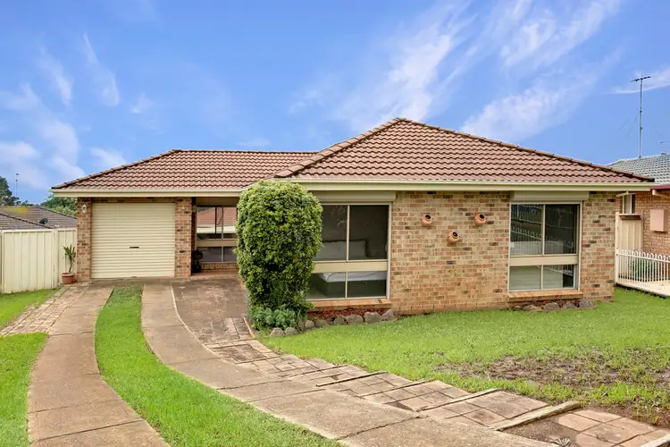 9 Falstaff Place, Rosemeadow NSW 2560