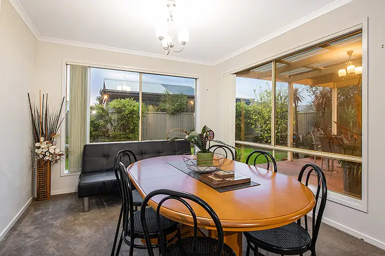 Fifth view of Homely house listing, 7 Reynard Place, Cranbourne East VIC 3977