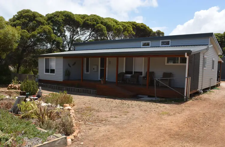 16 Gordon Street, Hopetoun WA 6348