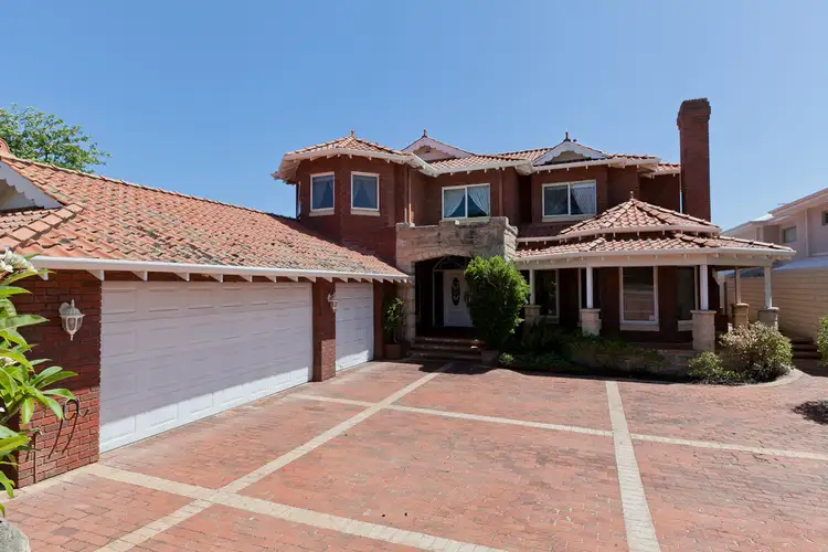4 Cowrie Crescent, Mount Pleasant WA 6153
