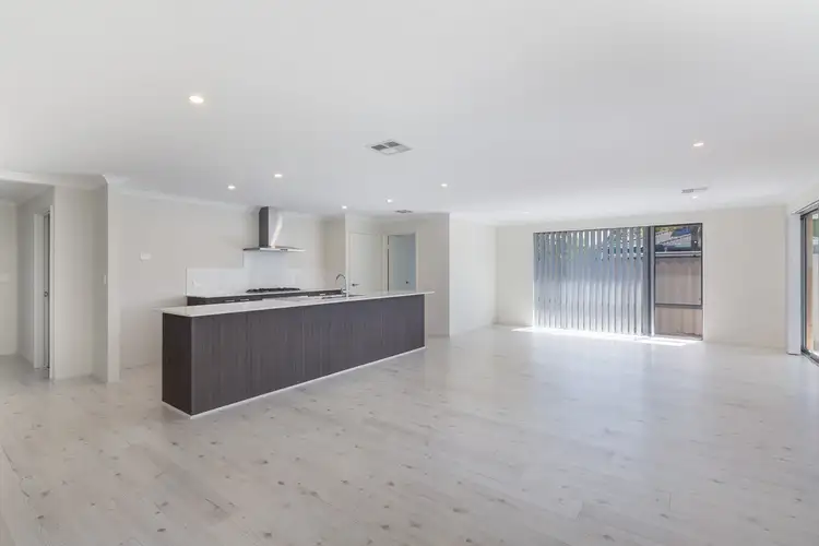 1 Rangeview Court, Maddington WA 6109