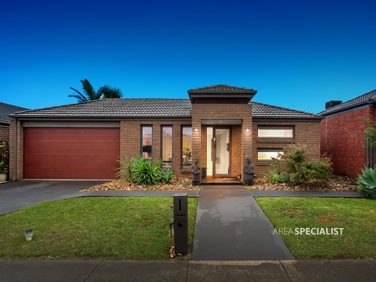33 Flametree Circuit, Cranbourne VIC 3977