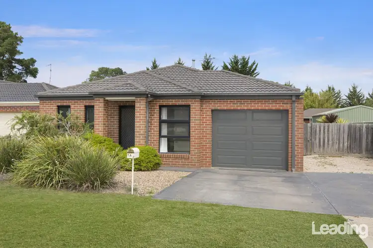 1B Reynolds Grove, Romsey VIC 3434