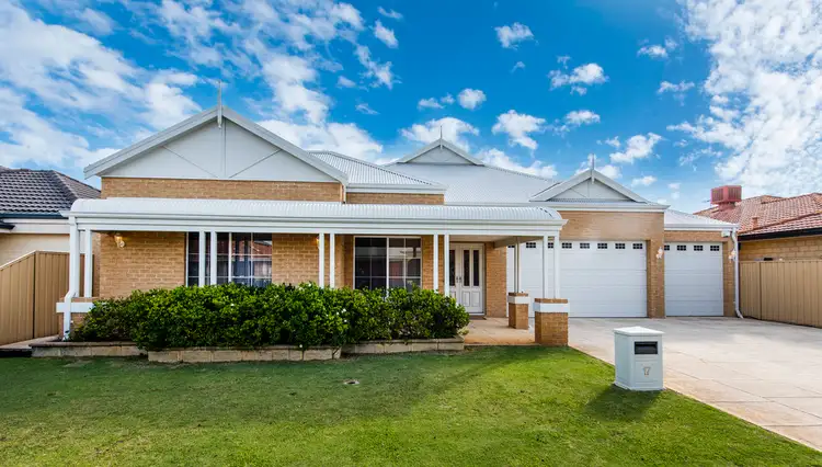 17 Bradshaw Street, Canning Vale WA 6155