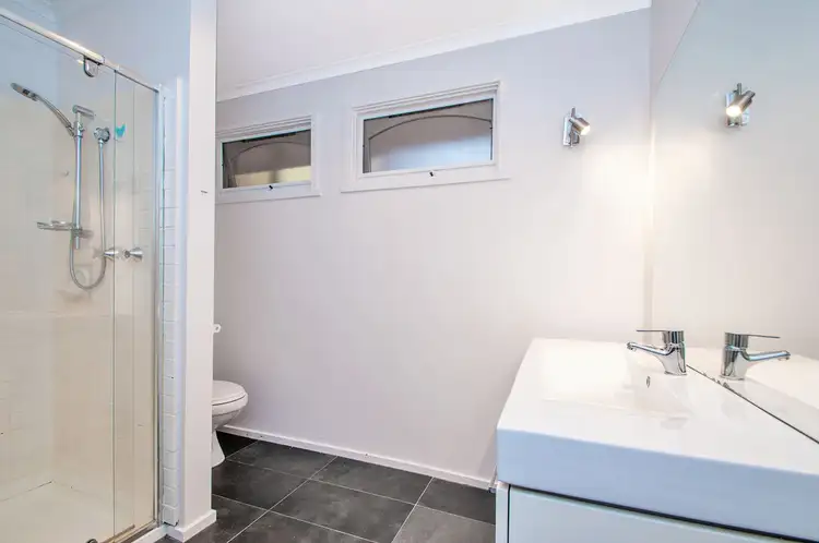 Fifth view of Homely house listing, 2/26 Kalinda Road, Croydon VIC 3136
