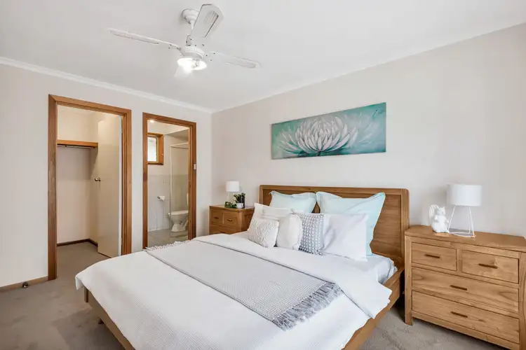 9 Bennett Close, Aberfoyle Park SA 5159