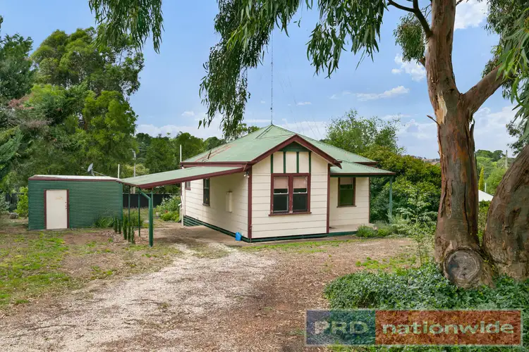 3 Surrey Street, Linton VIC 3360