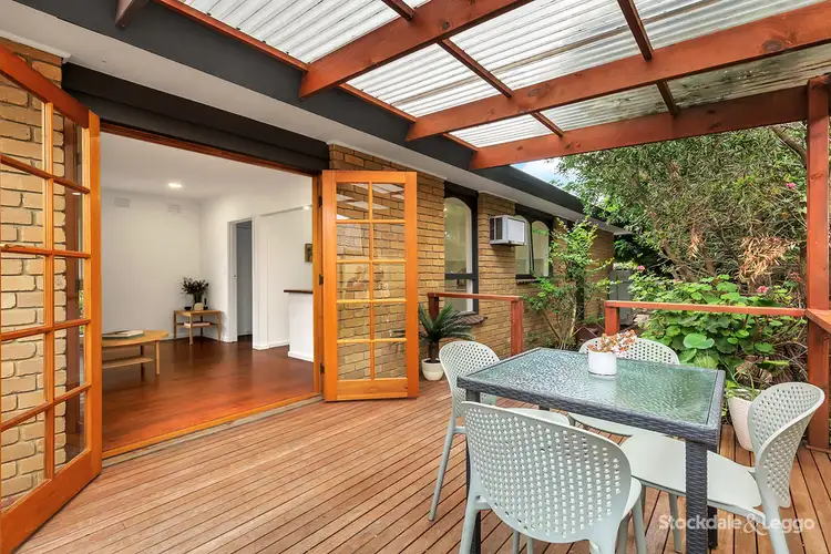8/38 Grevillia Road, Oak Park VIC 3046