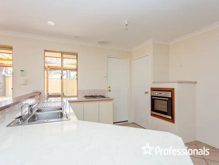 Fifth view of Homely house listing, 6 Irma Cl, Huntingdale WA 6110