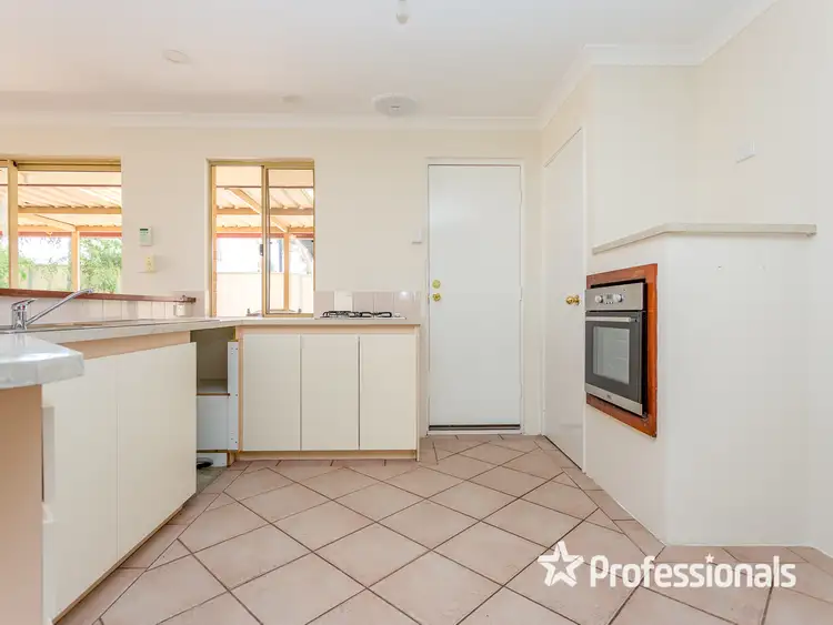 Sixth view of Homely house listing, 6 Irma Cl, Huntingdale WA 6110