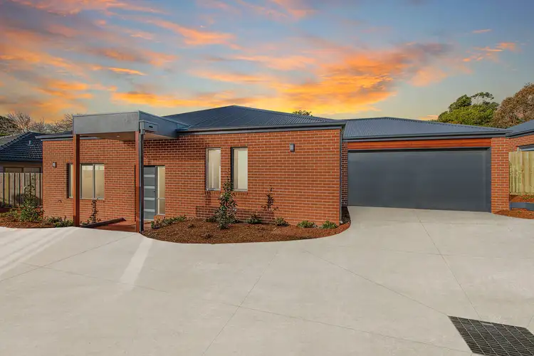 2 Solander Close, Kilsyth VIC 3137