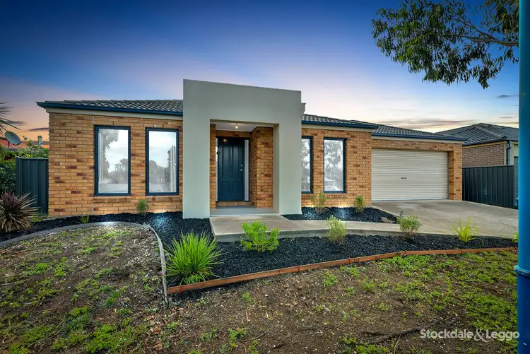 4 Forest Gum Mews, Manor Lakes VIC 3024