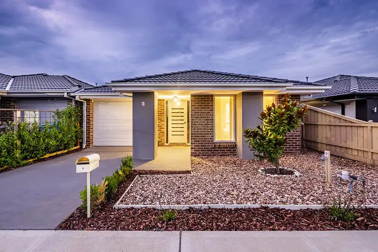 6 Hammond Road, Cranbourne West VIC 3977