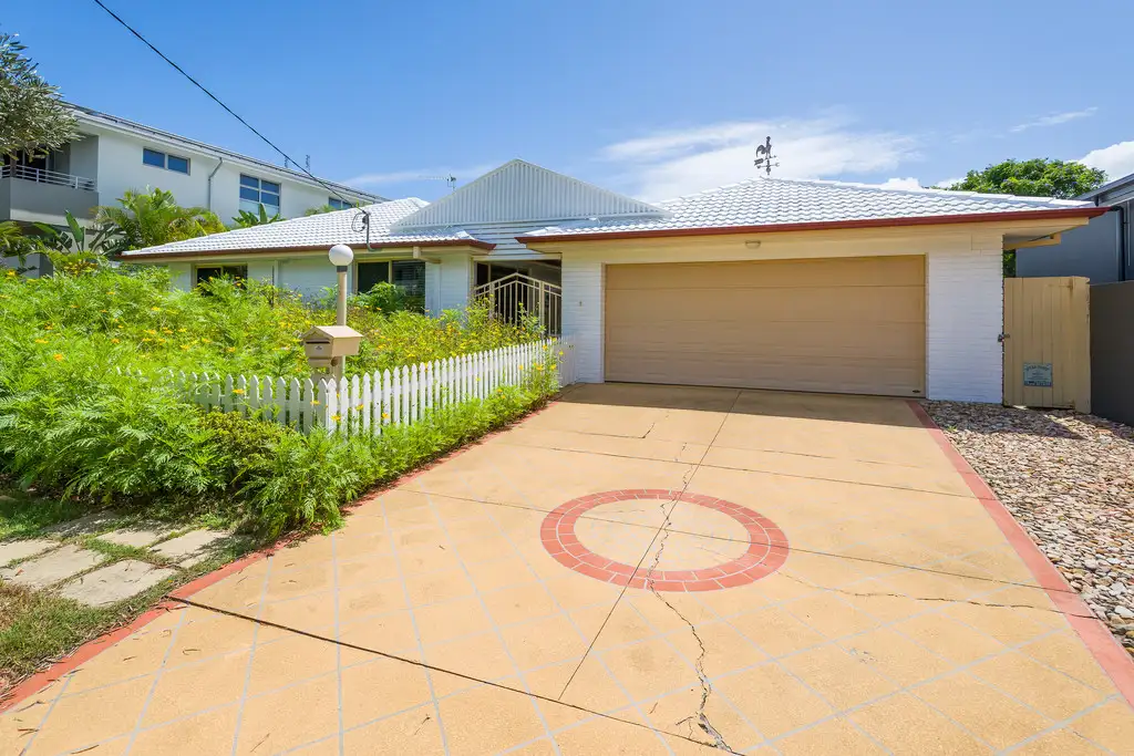 Main view of Homely house listing, 3 Donald Avenue, Paradise Point QLD 4216