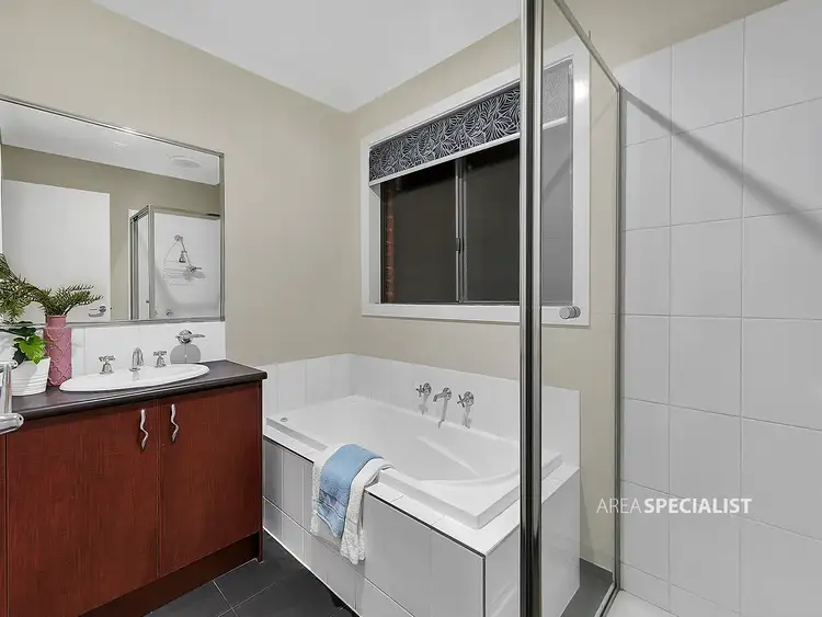 Fifth view of Homely house listing, 6 Danae Place, Cranbourne West VIC 3977