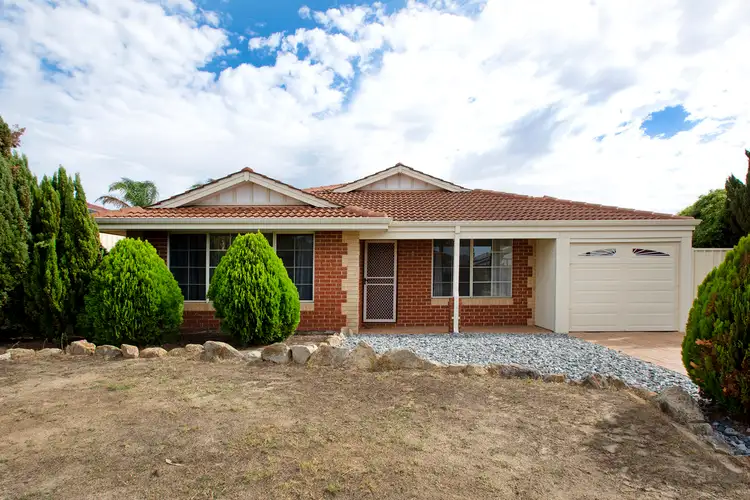 9 Borah Court, Caversham WA 6055