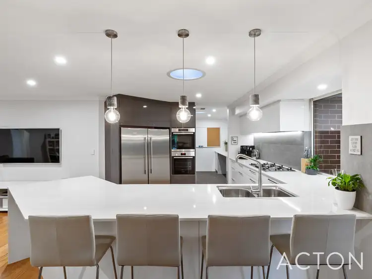 4 Chivrell Rise, Gwelup WA 6018