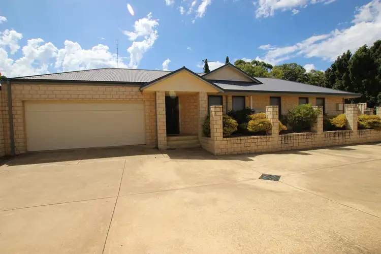 5/9 Kings Pl, Waroona WA 6215