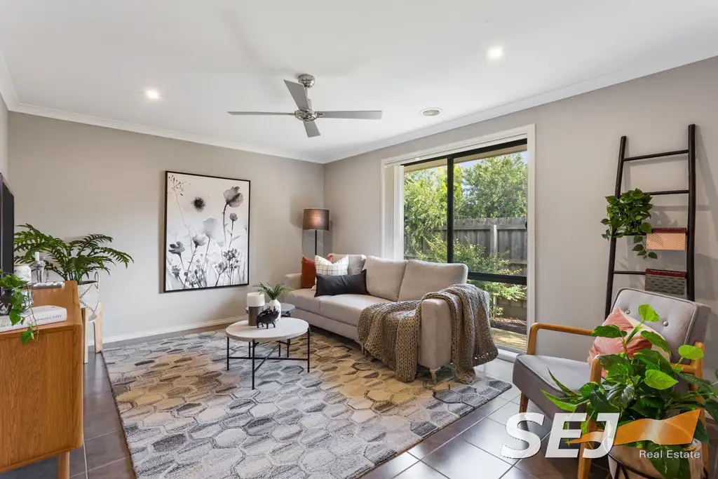 Main view of Homely house listing, 5 WHITE GUM COURT, Drouin VIC 3818