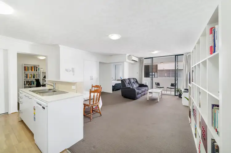 348/803 Stanley Street