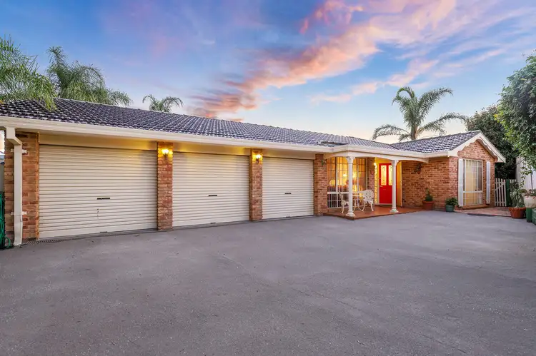 126 Chasselas Avenue, Eschol Park NSW 2558