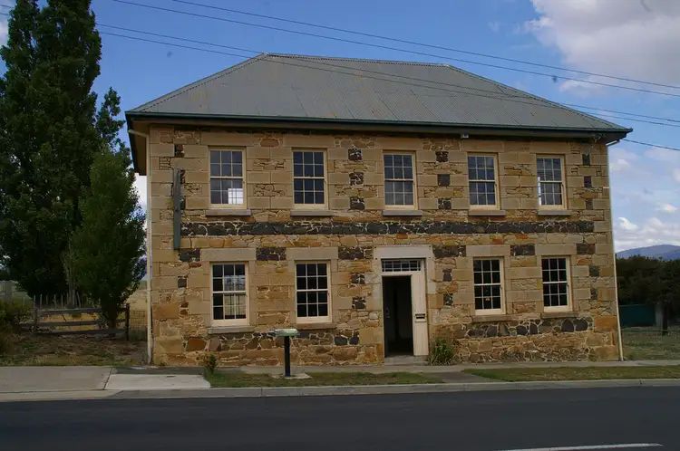 16 Falmouth Street, Avoca TAS 7213