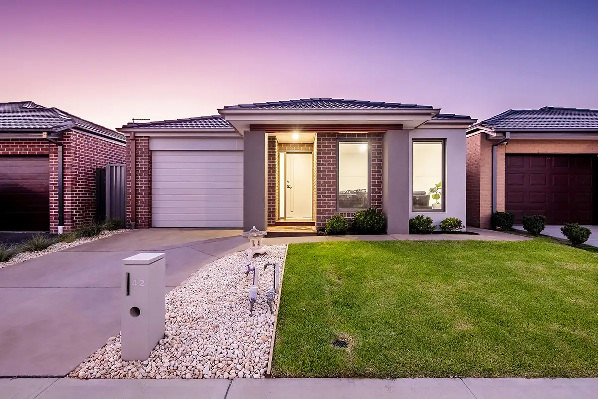 Main view of Homely house listing, 42 Parkhurst Drive, Cranbourne East VIC 3977