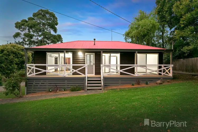 2 Bonnie View Road, Croydon North VIC 3136