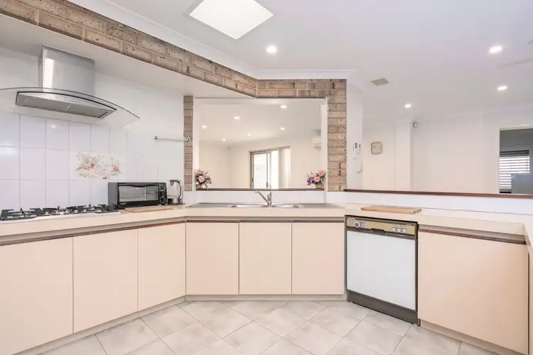 Sixth view of Homely house listing, 7 Weaver Court, Kardinya WA 6163